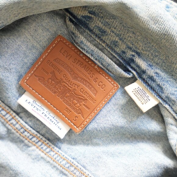 Levi’s Premium Trucker Denim Jacket • Size Small • Light Wash - Picture 5 of 5